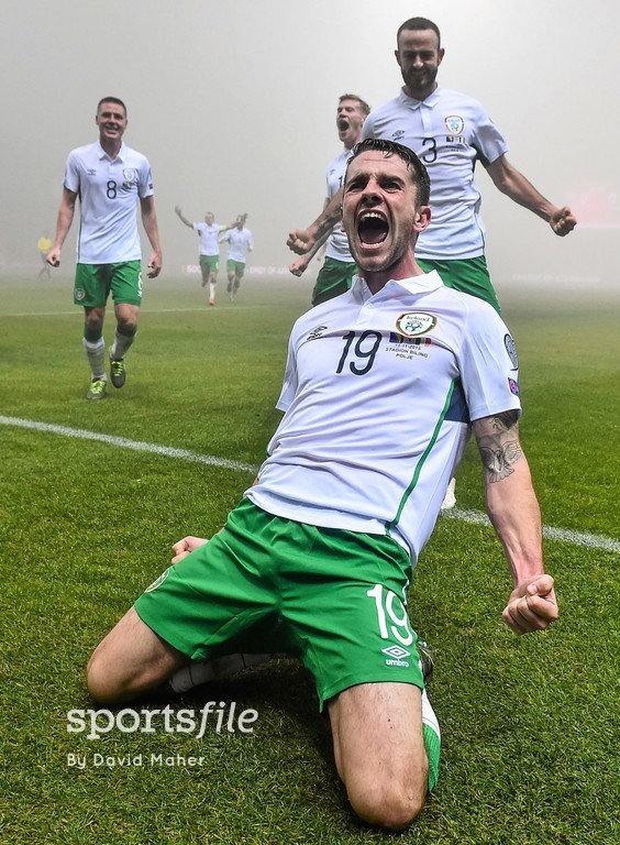 13 November 2015; Robbie Brady, Republic of Ireland, celebrates after scoring his side's first goal with team-mates. UEFA EURO 2016 Championship Qualifier Play-off, 1st Leg, Bosnia and Herzegovina v Republic of Ireland. Stadion Bilino Pole, Zenica, Bosnia & Herzegovina. Picture credit: David Maher / SPORTSFILE