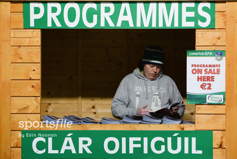 29 January 2017; Programme seller Eamonn O'Hagan studies the programme ahead of the Co-Op Superstores Munster Senior Hurling League final match between Limerick and Cork at the Gaelic Grounds in Limerick. Photo by Eóin Noonan/Sportsfile