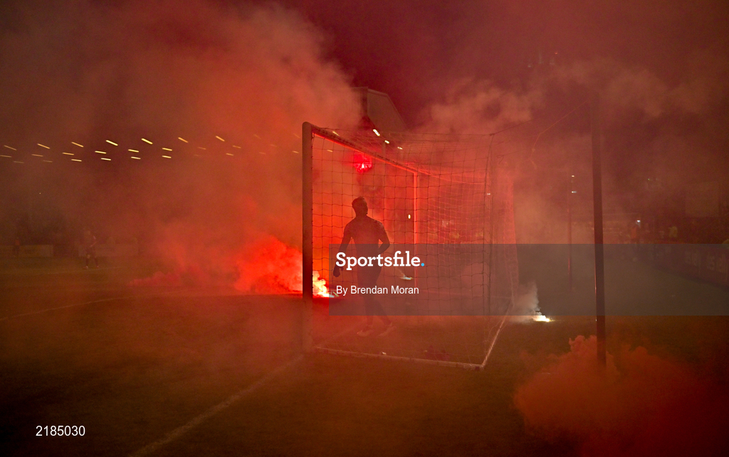 14 March 2022; Bohemians goalkeeper James Talbot takes up his position as Shelbourne supporters set off flares before the SSE Airtricity League Premier Division match between Bohemians and Shelbourne at Dalymount Park in Dublin. Photo by Brendan Moran/Sportsfile