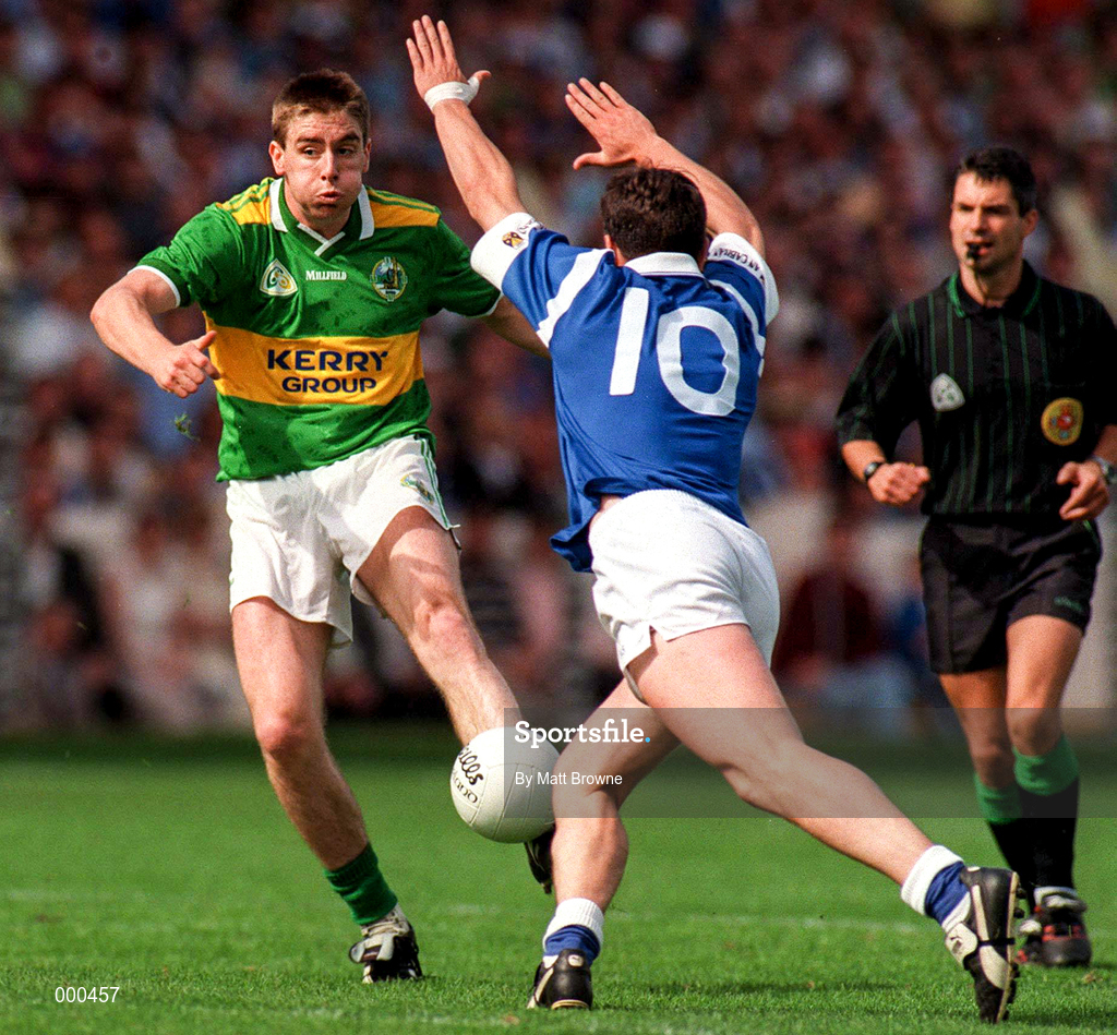 24 August 1997; Darragh Ó Se of Kerry in action against Peter Reilly of Cavan during the GAA Football All-Ireland Senior Championship Semi-Final match between Cavan and Kerry at Croke Park in Dublin. Photo by Matt Browne/Sportsfile