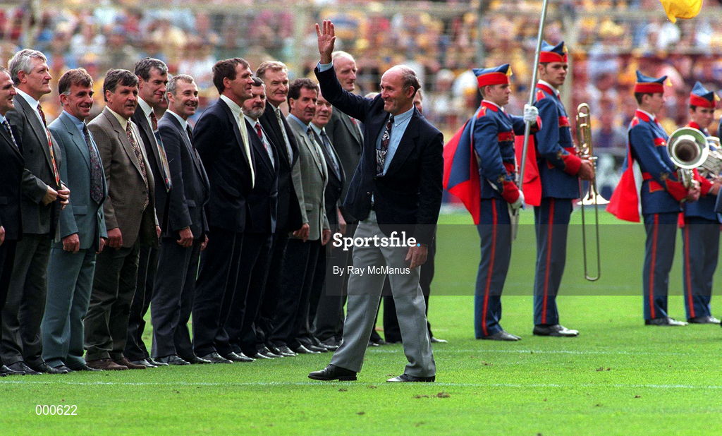 14 September 1997; Eddie Keher a member of the 1972 winning Kilkenny All Ireland Team, acknowledges the appaulse prior to the Guinness All Ireland Hurling Final match between Clare and Tipperary at Croke Park in Dublin. Photo by Ray McManus/Sportsfile