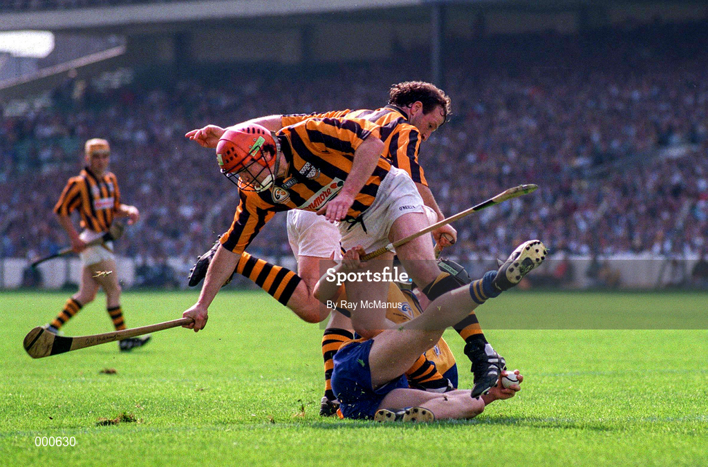 10 August 1997; Eddie O'Connor of Kilkenny in action against Niall Gilligan of Clare during the GAA All-Ireland Senior Hurling Championship Semi-Final match between Clare and Kilkenny at Croke Park in Dublin. Photo by Ray McManus/Sportsfile