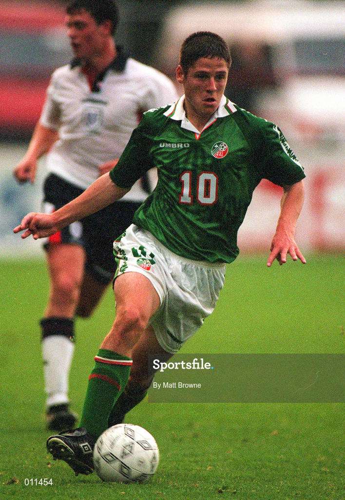 2 September 1998; Graham Barrett of Republic of Ireland during the Under-18 International Friendly between Republic of Ireland and England at Tolka Park in Dublin. Photo by Matt Browne/Sportsfile