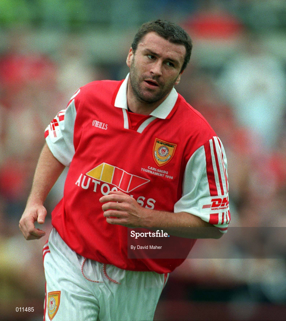 31 July 1998; Ian Gilzean of St. Patrick's Athletic during the Carlsberg Trophy match between St. Patrick's Athletic and Liverpool at Lansdowne Road in Dublin. Photo by David Maher/Sportsfile