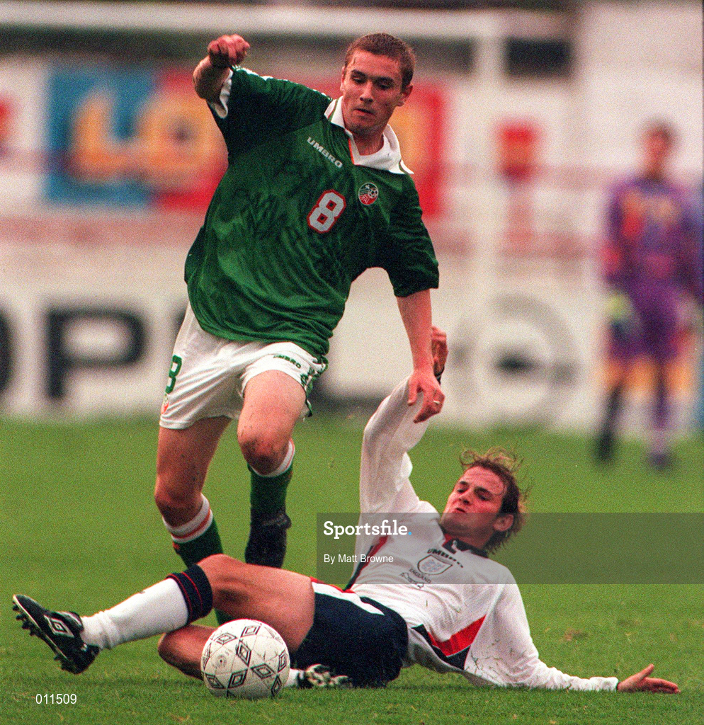 2 September 1998; Colin Healy of Republic of Ireland in action against Jamie Mulligan of England during the Under-18 International Friendly between Republic of Ireland and England at Tolka Park in Dublin. Photo by Matt Browne/Sportsfile