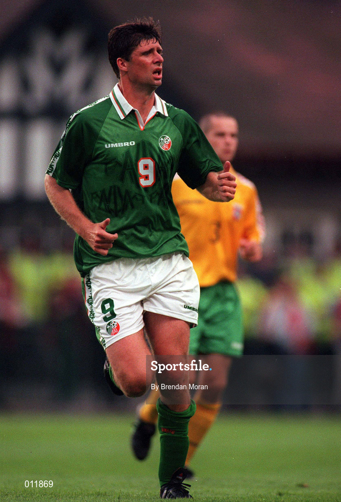 20 August 1997; Niall Quinn of Republic of Ireland during the FIFA World Cup 1998 Group 8 Qualifier between Republic of Ireland and Lithuania at Lansdowne Road in Dublin. Photo by Brendan Moran/Sportsfile