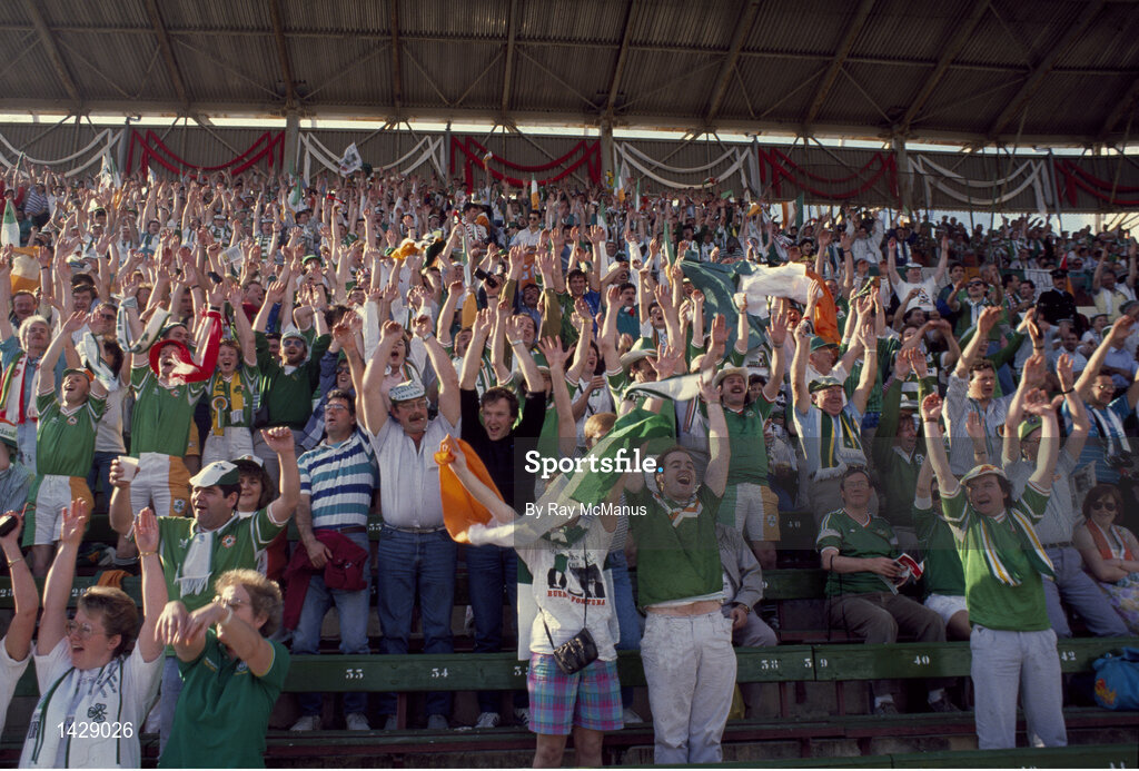 15 November 1989; Republic of Ireland supporters during the FIFA World Cup Qualifying match between Matla and Republic of Ireland at the Ta'Qali Stadium in Valetta, Malta. Photo by Ray McManus/Sportsfile