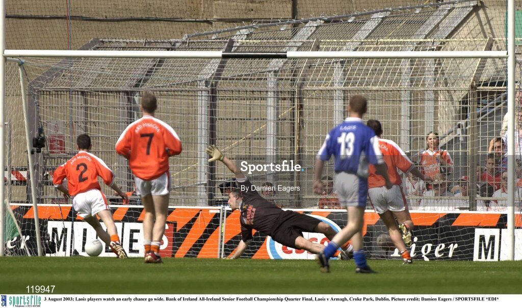3 August 2003; Laois players watch an early chance go wide during the Bank of Ireland All-Ireland Senior Football Championship Quarter Final between Laois and Armagh at Croke Park in Dublin. Photo by Damien Eagers/Sportsfile