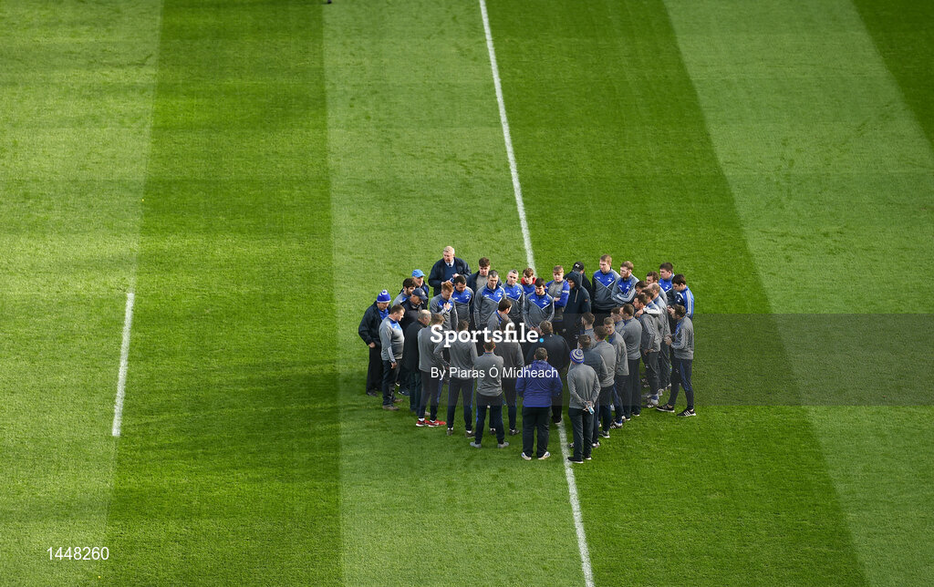 4 February 2018; Ardmore players and management on the pitch before the AIB GAA Hurling All-Ireland Junior Club Championship Final match between Ardmore and Fethard St Mogue’s at Croke Park in Dublin. Photo by Piaras Ó Mídheach/Sportsfile
