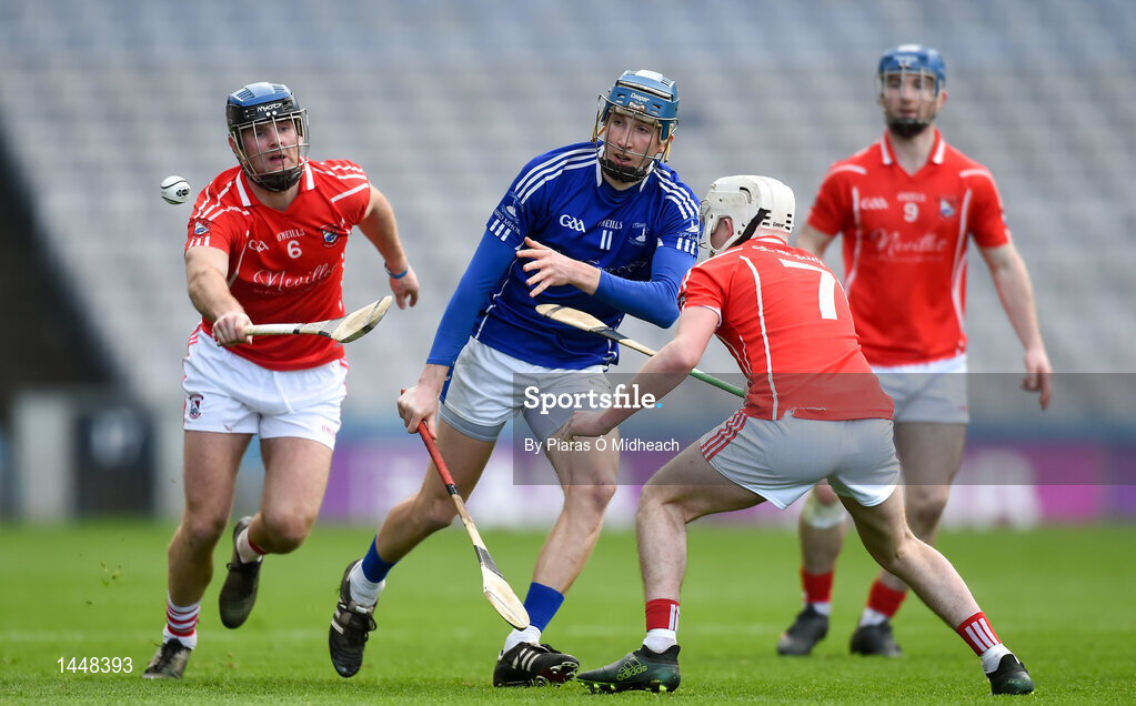 4 February 2018; David Gartland of Ardmore passes off under pressure from Fethard St Mogues players, from left, Kevin Rowe, Joe Sutton, and John Tubritt during the AIB GAA Hurling All-Ireland Junior Club Championship Final match between Ardmore and Fethard St Mogues at Croke Park in Dublin. Photo by Piaras Ó Mídheach/Sportsfile