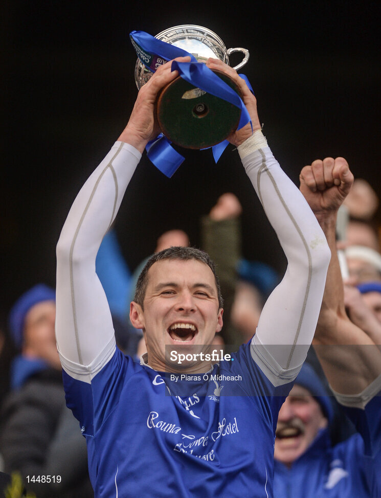 4 February 2018; Ardmore captain Declan Prendergast lifts the cup after the AIB GAA Hurling All-Ireland Junior Club Championship Final match between Ardmore and Fethard St Mogues at Croke Park in Dublin. Photo by Piaras Ó Mídheach/Sportsfile