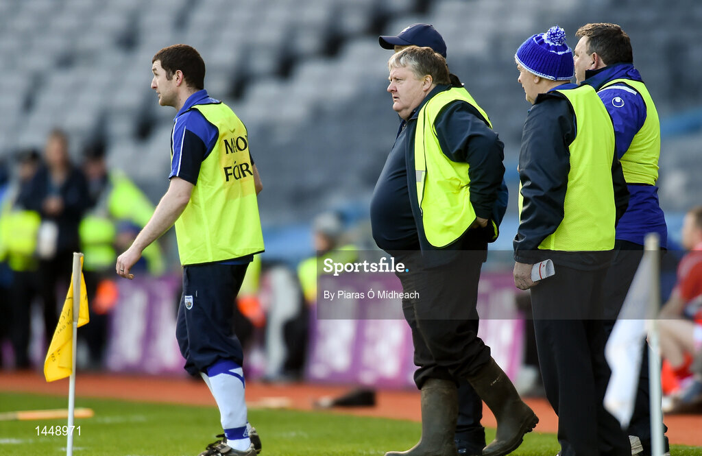 4 February 2018; Ardmore manager Thomas Cronin, centre, during the AIB GAA Hurling All-Ireland Junior Club Championship Final match between Ardmore and Fethard St Mogues at Croke Park in Dublin. Photo by Piaras Ó Mídheach/Sportsfile