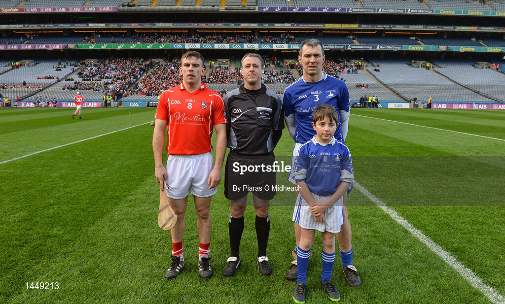 4 February 2018; Referee Shane Hynes with team captains Garrett Foley of Fethard St Mogues and Declan Prendergast of Ardmore with team mascot Luke Hennessy before the AIB GAA Hurling All-Ireland Junior Club Championship Final match between Ardmore and Fethard St Mogues at Croke Park in Dublin. Photo by Piaras Ó Mídheach/Sportsfile