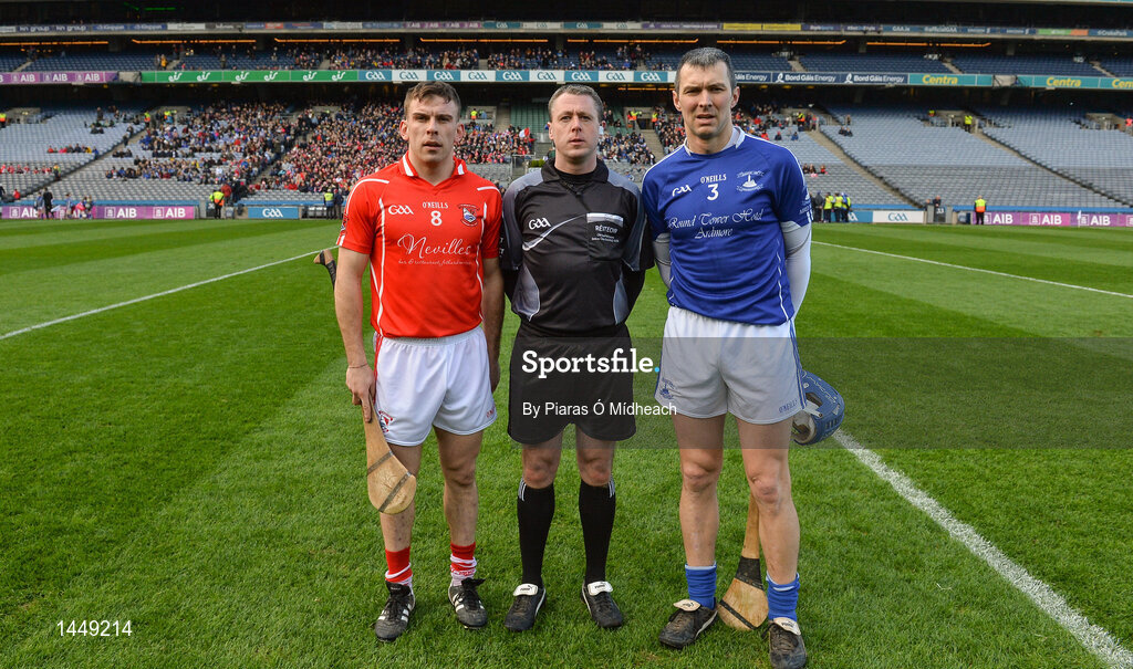 4 February 2018; Referee Shane Hynes with team captains Garrett Foley of Fethard St Mogues and Declan Prendergast of Ardmore before the AIB GAA Hurling All-Ireland Junior Club Championship Final match between Ardmore and Fethard St Mogues at Croke Park in Dublin. Photo by Piaras Ó Mídheach/Sportsfile