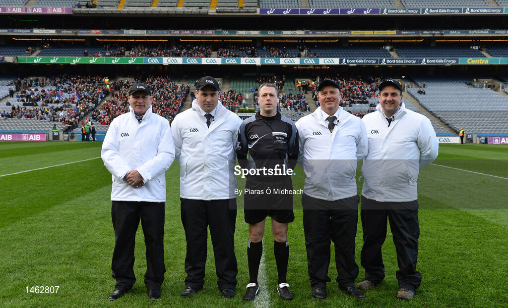 4 February 2018; Referee Shane Hynes and his officials before the AIB GAA Hurling All-Ireland Junior Club Championship Final match between Ardmore and Fethard St Mogues at Croke Park in Dublin. Photo by Piaras Ó Mídheach/Sportsfile