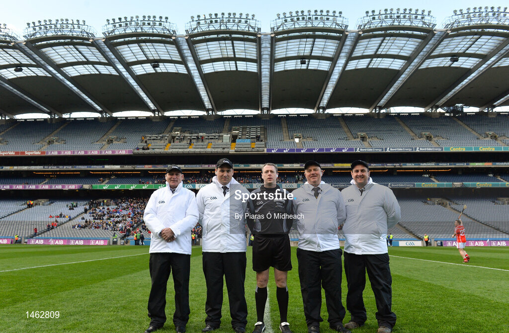 4 February 2018; Referee Shane Hynes and his officials before the AIB GAA Hurling All-Ireland Junior Club Championship Final match between Ardmore and Fethard St Mogues at Croke Park in Dublin. Photo by Piaras Ó Mídheach/Sportsfile