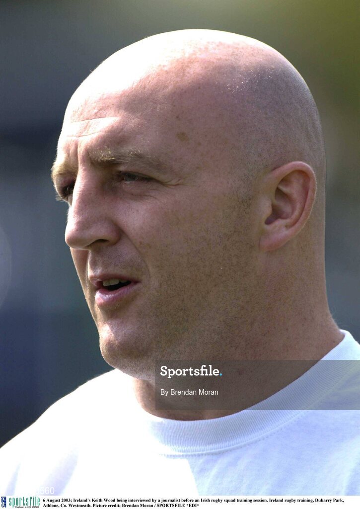 6 August 2003; Keith Wood being interviewed by a journalist before the Irish rugby squad training session at Dubarry Park, Athlone, Co. Westmeath. Photo by Brendan Moran/Sportsfile