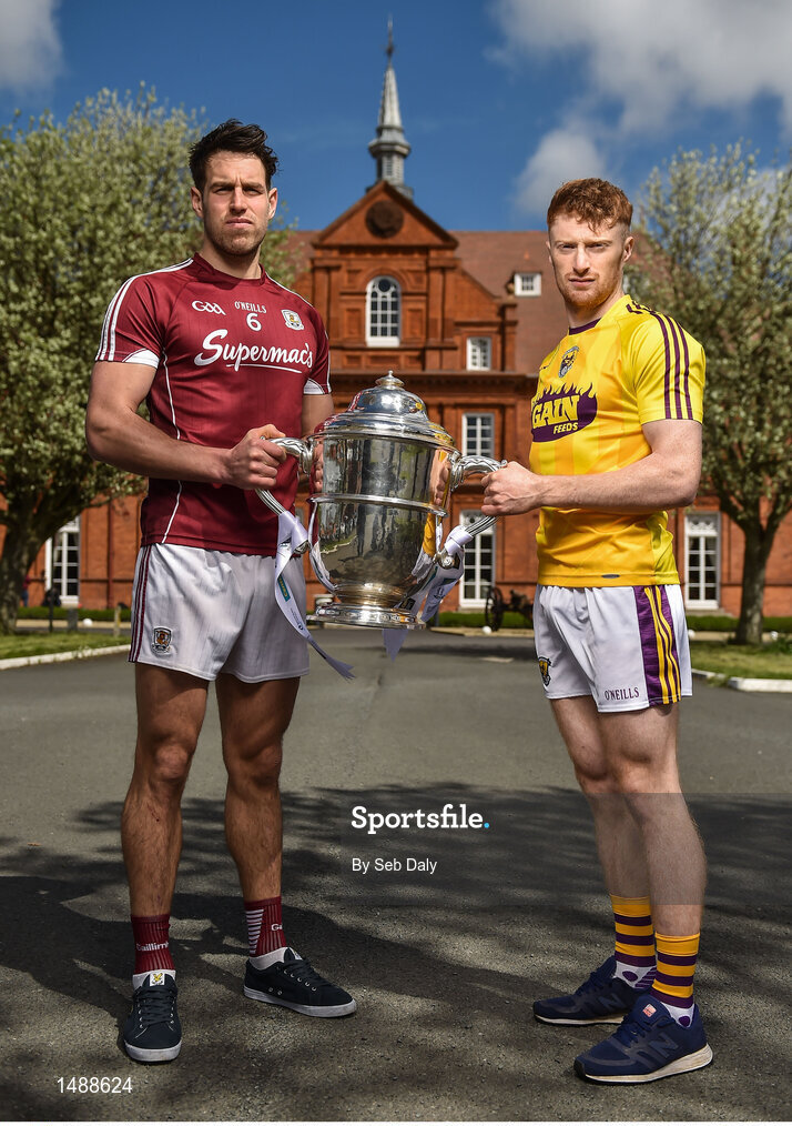 26 April 2018; Gearóid McInerney of Galway, left, and David Dunne of Wexford in attendance at the Leinster GAA Senior Hurling Championship 2018 Launch, at McKee Barracks in Cabra, Dublin. Photo by Seb Daly/Sportsfile