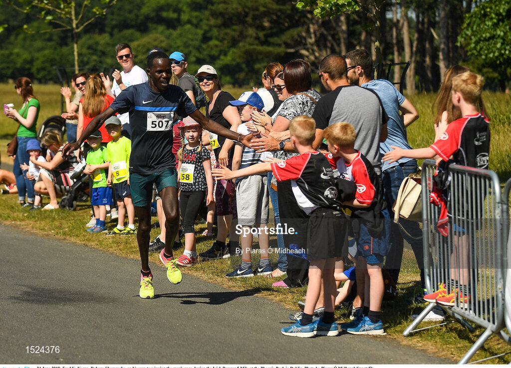 24 June 2018; Freddie Keron, Raheny Shamrocks, on his way to winning the men's race during the Irish Runner 5 Mile at the Phoenix Park in Dublin. Photo by Piaras Ó Mídheach/Sportsfile