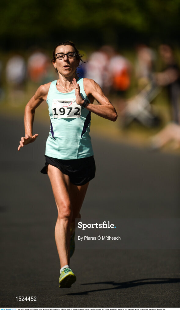 24 June 2018; Annette Kealy, Raheny Shamrocks, on her way to winning the women's race during the Irish Runner 5 Mile at the Phoenix Park in Dublin. Photo by Piaras Ó Mídheach/Sportsfile