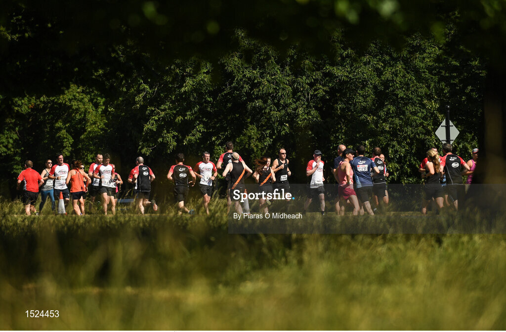 24 June 2018; Runners competing during the Irish Runner 5 Mile at the Phoenix Park in Dublin. Photo by Piaras Ó Mídheach/Sportsfile