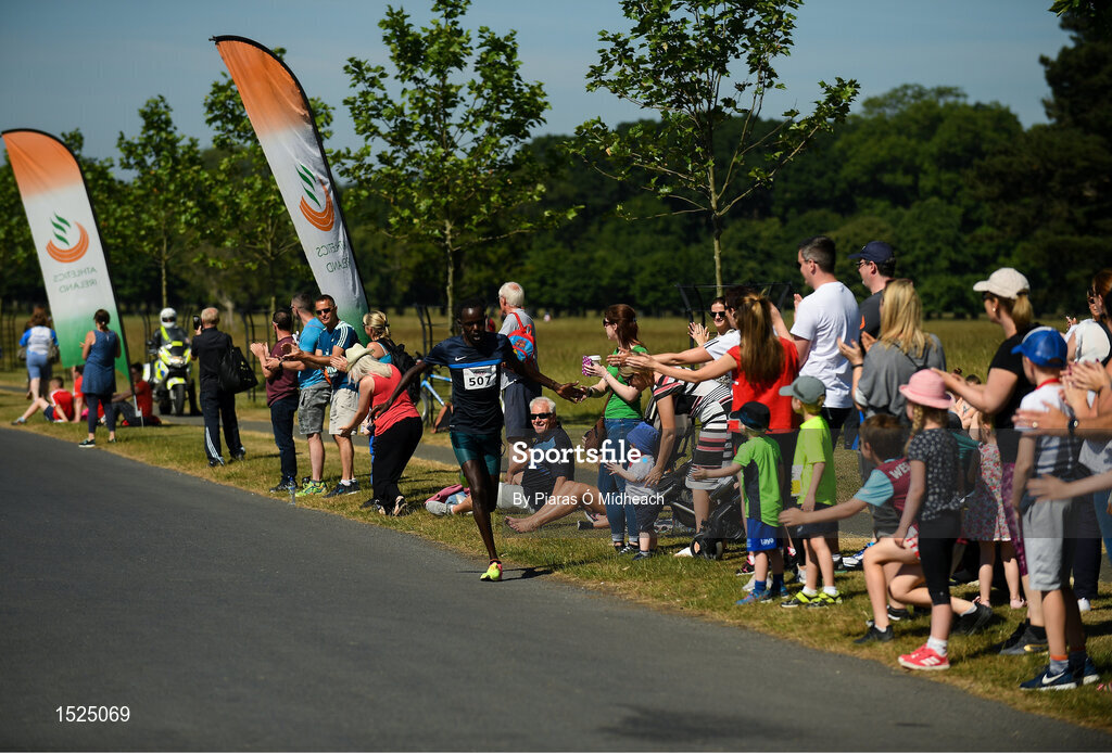 24 June 2018; Freddie Keron, Raheny Shamrocks, on his way to winning the men's race during the Irish Runner 5 Mile at the Phoenix Park in Dublin. Photo by Piaras Ó Mídheach/Sportsfile
