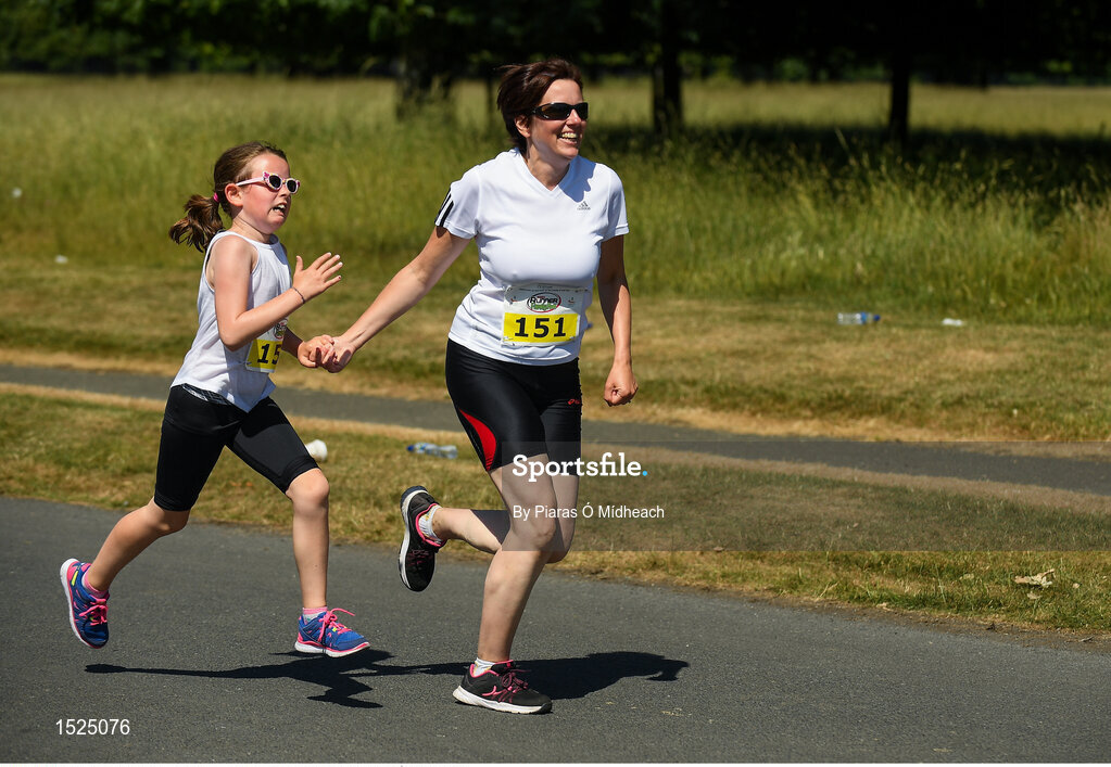 24 June 2018; Runners competing during the Irish Runner 5 Mile at the Phoenix Park in Dublin. Photo by Piaras Ó Mídheach/Sportsfile