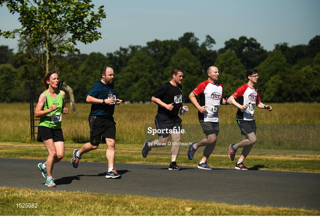 24 June 2018; Runners competing during the Irish Runner 5 Mile at Phoenix Park in Dublin. Photo by Piaras Ó Mídheach/Sportsfile