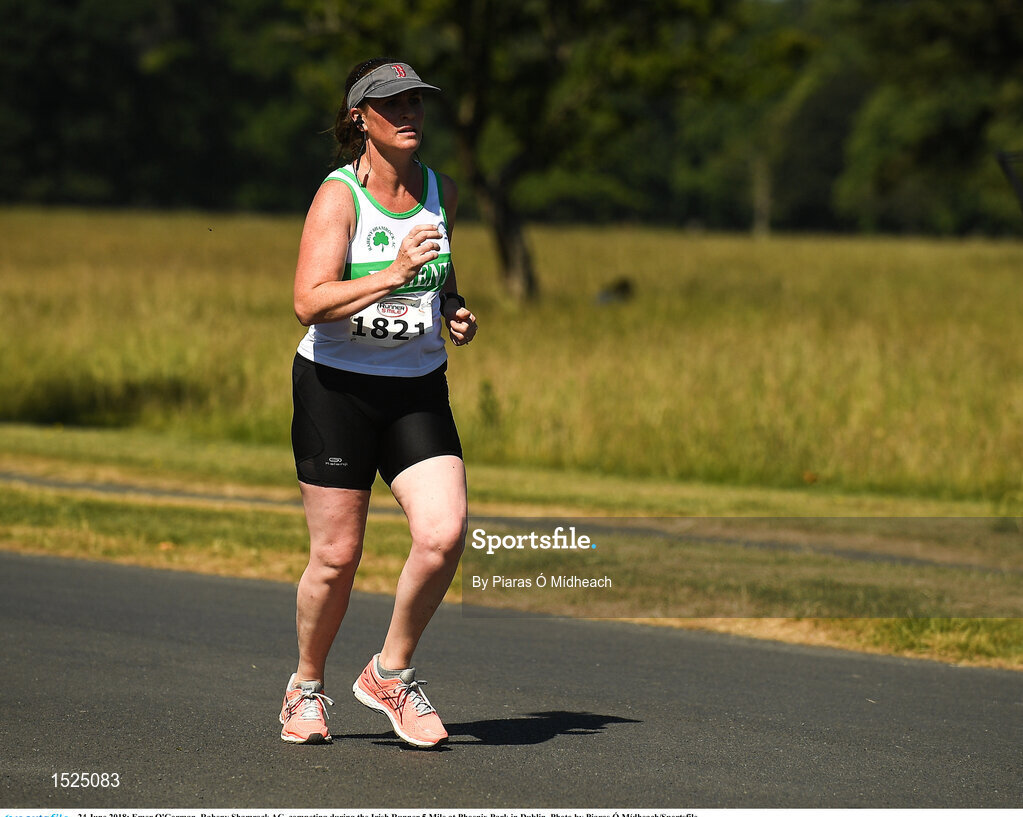 24 June 2018; Emer O'Gorman, Raheny Shamrock AC, competing during the Irish Runner 5 Mile at Phoenix Park in Dublin. Photo by Piaras Ó Mídheach/Sportsfile