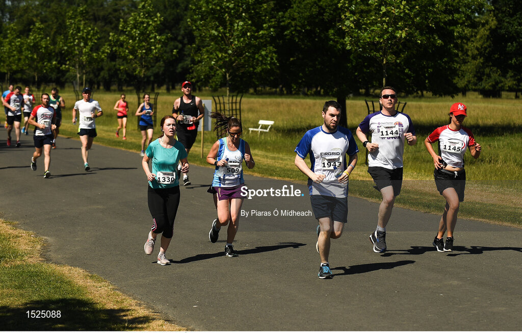 24 June 2018; Runners competing during the Irish Runner 5 Mile at Phoenix Park in Dublin. Photo by Piaras Ó Mídheach/Sportsfile