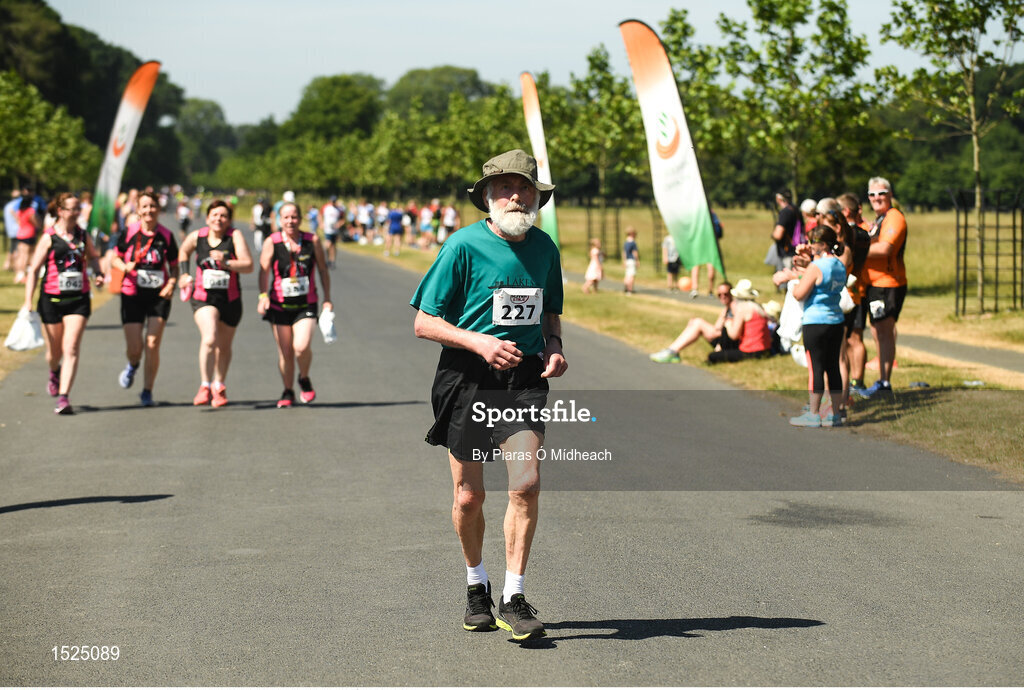 24 June 2018; A runner competing during the Irish Runner 5 Mile at the Phoenix Park in Dublin. Photo by Piaras Ó Mídheach/Sportsfile