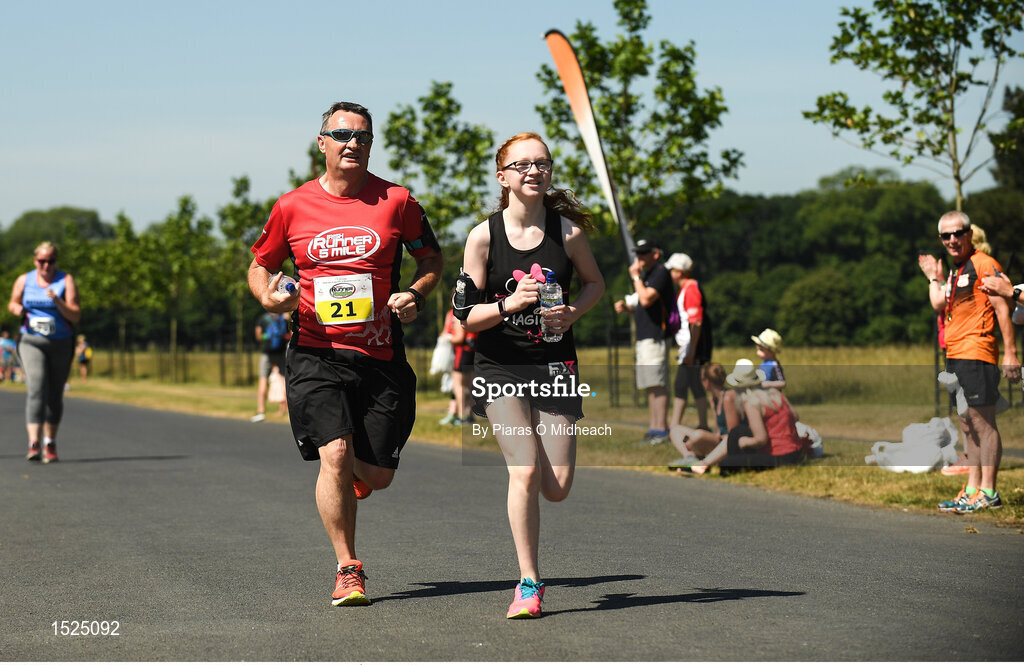 24 June 2018; Runners competing during the Irish Runner 5 Mile at the Phoenix Park in Dublin. Photo by Piaras Ó Mídheach/Sportsfile
