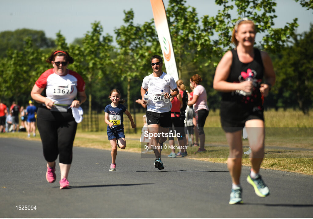 24 June 2018; Runners competing during the Irish Runner 5 Mile at the Phoenix Park in Dublin. Photo by Piaras Ó Mídheach/Sportsfile