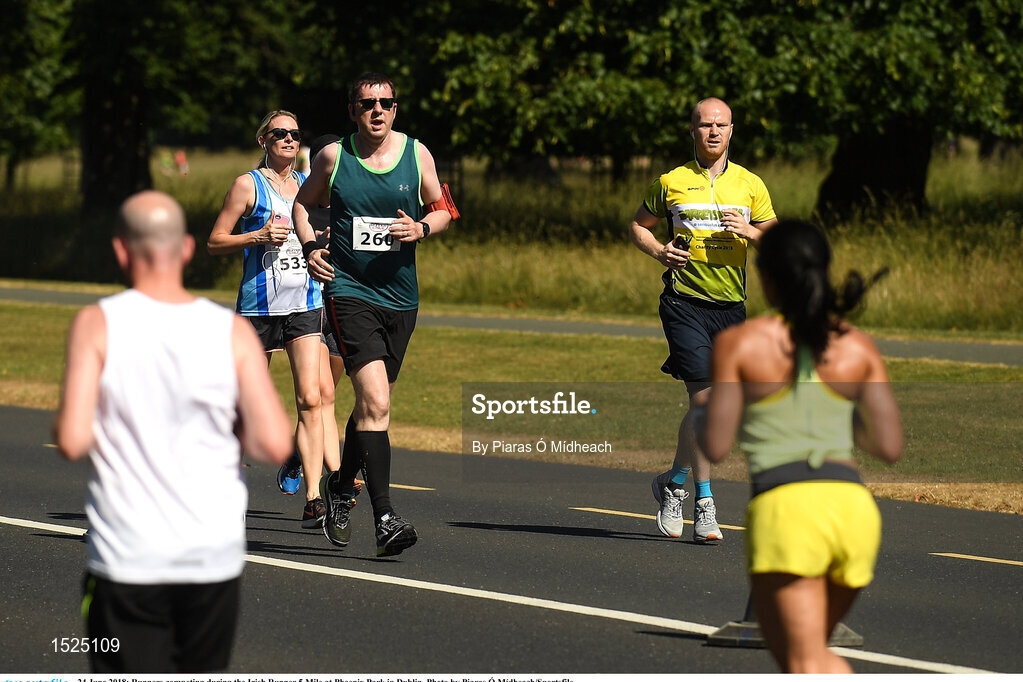 24 June 2018; Runners competing during the Irish Runner 5 Mile at Phoenix Park in Dublin. Photo by Piaras Ó Mídheach/Sportsfile