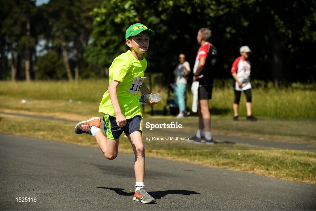 24 June 2018; A runner competing during the Irish Runner 5 Mile at the Phoenix Park in Dublin. Photo by Piaras Ó Mídheach/Sportsfile