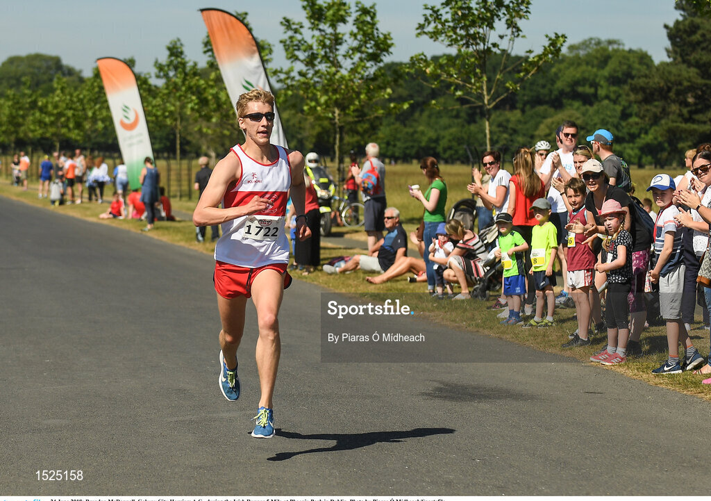 24 June 2018; Brendan McDonnell, Galway City Harriers A.C., during the Irish Runner 5 Mile at Phoenix Park in Dublin. Photo by Piaras Ó Mídheach/Sportsfile