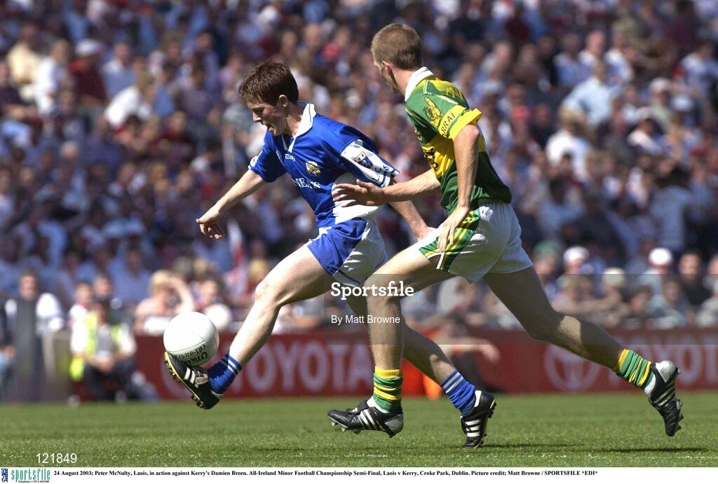 24 August 2003; Peter McNulty of Laois, in action against Damien Breen of Kerry during the All-Ireland Minor Football Championship Semi-Final between Laois and Kerry at Croke Park, Dublin. Photo by Matt Browne/Sportsfile