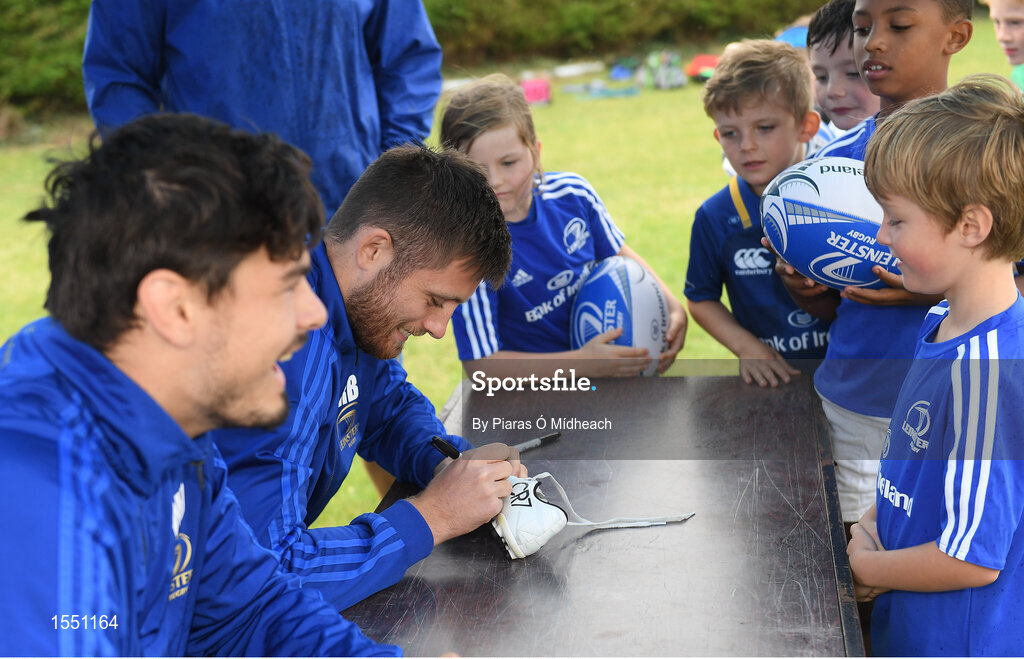 8 August 2018; Leinster player Max Deegan, left, and Ross Byrne with participants during the Bank of Ireland Leinster Rugby Summer Camp at Westmanstown RFC in Clonsilla, Dublin. Photo by Piaras Ó Mídheach/Sportsfile