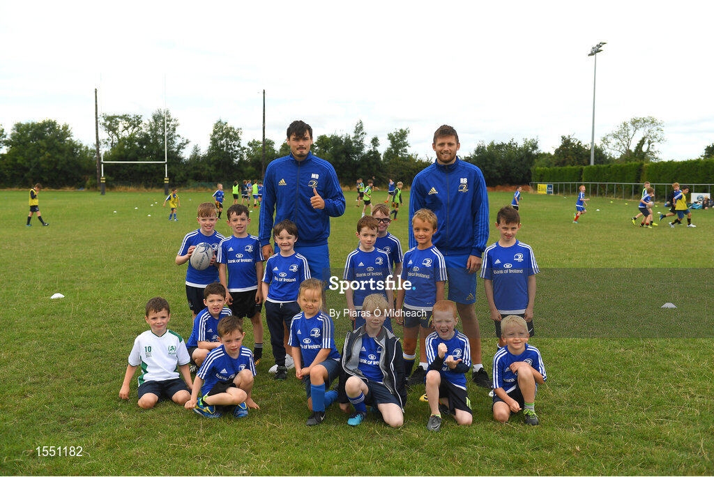 8 August 2018; Leinster players Ross Byrne and Max Deegan with participants during the Bank of Ireland Leinster Rugby Summer Camp at Westmanstown RFC in Clonsilla, Dublin. Photo by Piaras Ó Mídheach/Sportsfile