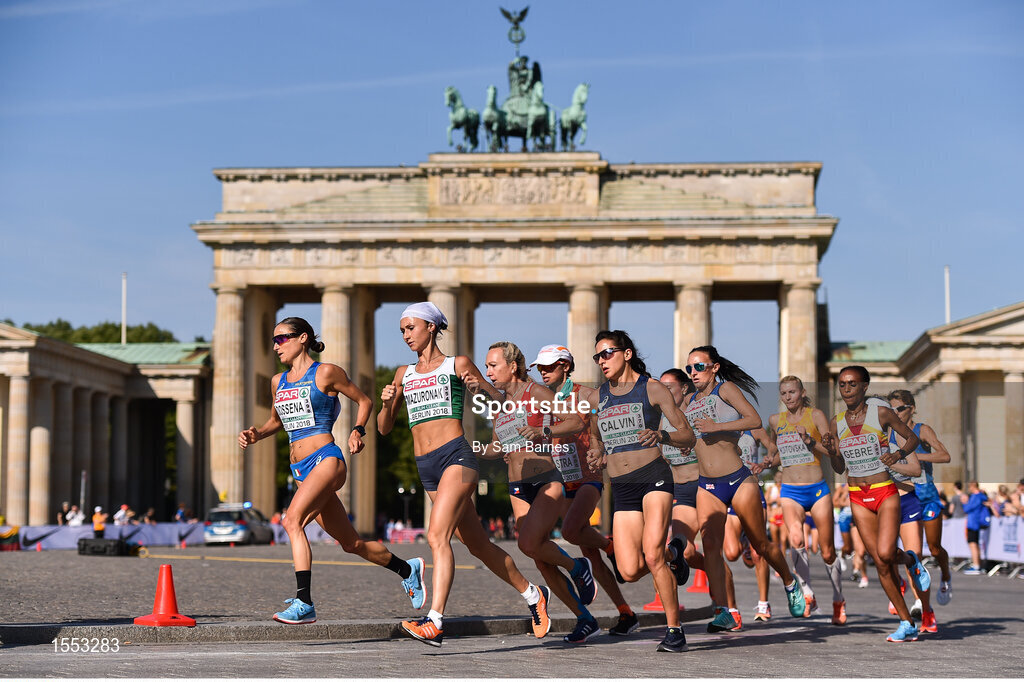 12 August 2018; A general view of the Women's Marathon event as they pass the Brandenburg Gate during Day 6 of the 2018 European Athletics Championships at The Olympic Stadium in Berlin, Germany. Photo by Sam Barnes/Sportsfile