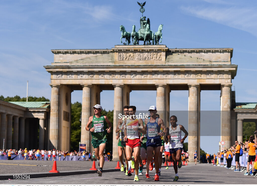 12 August 2018; Kevin Seaward of Ireland, left, passes the Brandenburg Gate while competing in the Men's Marathon event during Day 6 of the 2018 European Athletics Championships in Berlin, Germany. Photo by Sam Barnes/Sportsfile