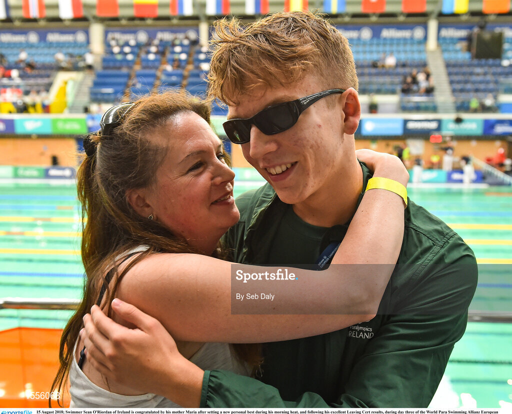 15 August 2018; Swimmer Sean O'Riordan of Ireland is congratulated by his mother Maria after setting a new personal best during his morning heat, and following his excellent Leaving Cert results, during day three of the World Para Swimming Allianz European Championships at the Sport Ireland National Aquatic Centre in Blanchardstown, Dublin. Photo by Seb Daly/Sportsfile