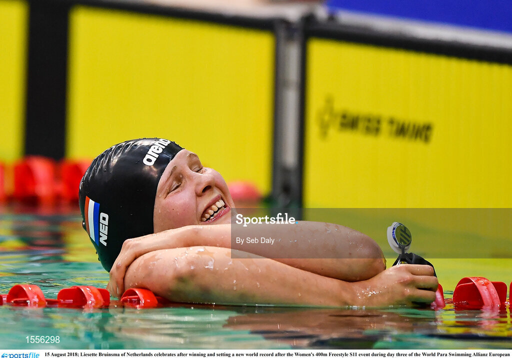 15 August 2018; Liesette Bruinsma of Netherlands celebrates after winning and setting a new world record after the Women's 400m Freestyle S11 event during day three of the World Para Swimming Allianz European Championships at the Sport Ireland National Aquatic Centre in Blanchardstown, Dublin. Photo by Seb Daly/Sportsfile