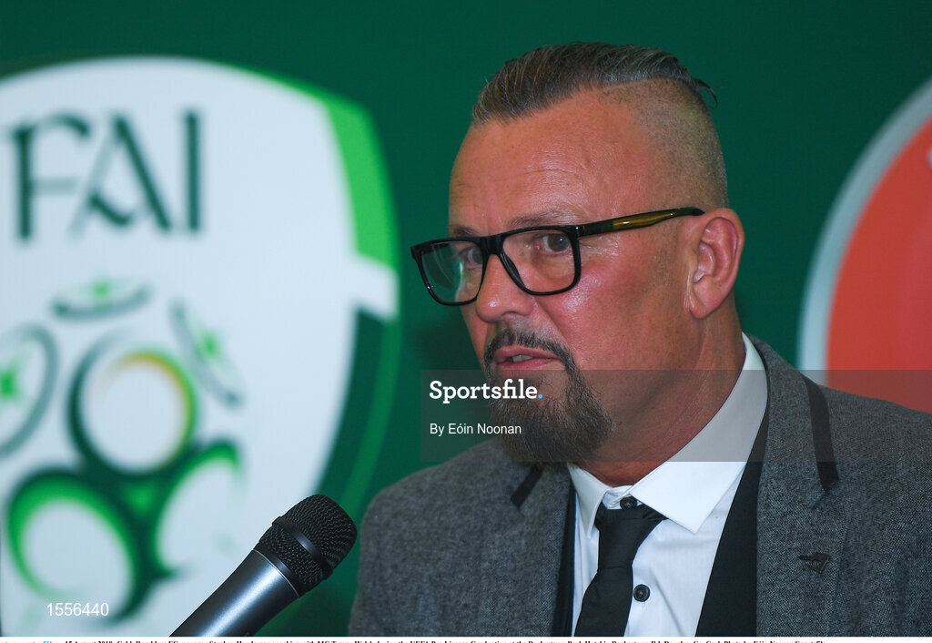 15 August 2018; Cobh Ramblers FC manager Stephen Henderson speaking with MC Trevor Welsh during the UEFA Pro Licence Graduation at the Rochestown Park Hotel in Rochestown Rd, Douglas, Co. Cork Photo by Eóin Noonan/Sportsfile