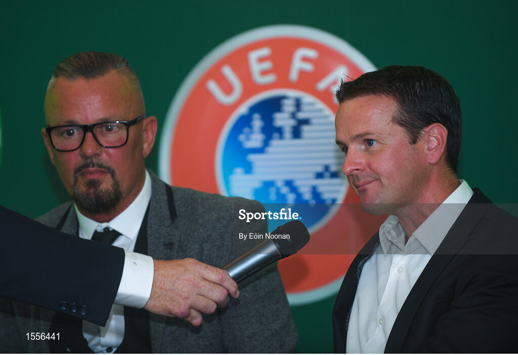 15 August 2018; UCD manager Colin O'Neill, right, and Cobh Ramblers FC manager Stephen Henderson speaking with MC Trevor Welsh during the UEFA Pro Licence Graduation at the Rochestown Park Hotel in Rochestown Rd, Douglas, Co. Cork Photo by Eóin Noonan/Sportsfile