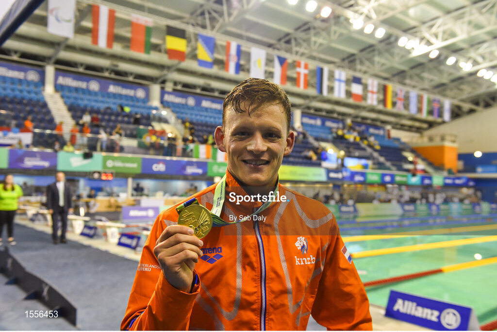 15 August 2018; Gold medallist in the Men's 100m Breaststroke SB7 final, Simon Boer of Netherlands, celebrates with his medal during day three of the World Para Swimming Allianz European Championships at the Sport Ireland National Aquatic Centre in Blanchardstown, Dublin.  Photo by Seb Daly/Sportsfile