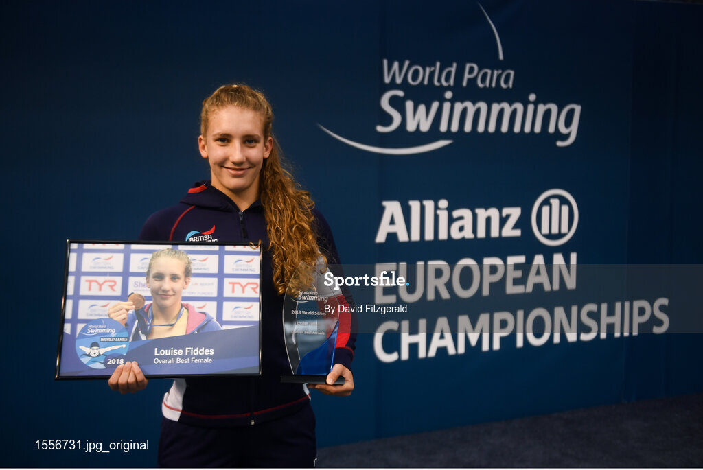 16 August 2018; Louise Fiddes of Great Britain is presentend with the Overall Best Female award day four of the World Para Swimming Allianz European Championships at the Sport Ireland National Aquatic Centre in Blanchardstown, Dublin. Photo by David Fitzgerald/Sportsfile