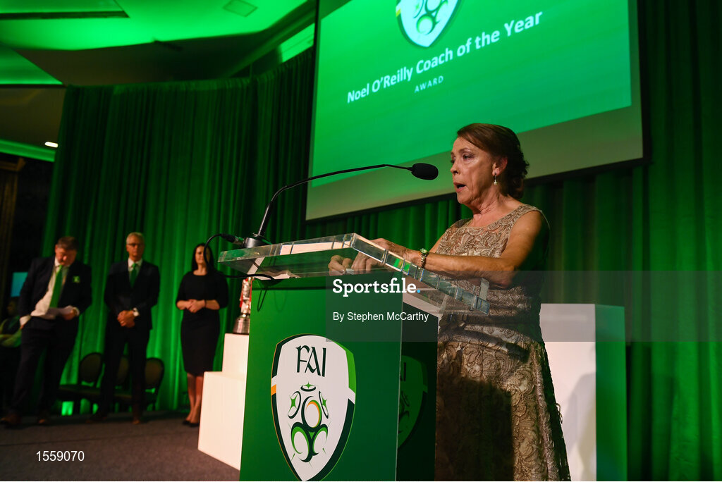 17 August 2018; Rose McAllorum announces the Noel O'Reilly Coach of the Year Award recipient during the FAI Delegates Dinner & FAI Communications Awards at the Rochestown Park Hotel in Cork. Photo by Stephen McCarthy/Sportsfile