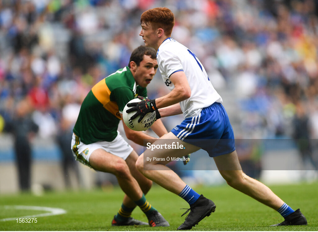 12 August 2018; Seán Jones of Monaghan in action against Dan Murphy of Kerry during the Electric Ireland GAA Football All-Ireland Minor Championship semi-final match between Kerry and Monaghan at Croke Park in Dublin. Photo by Piaras Ó Mídheach/Sportsfile