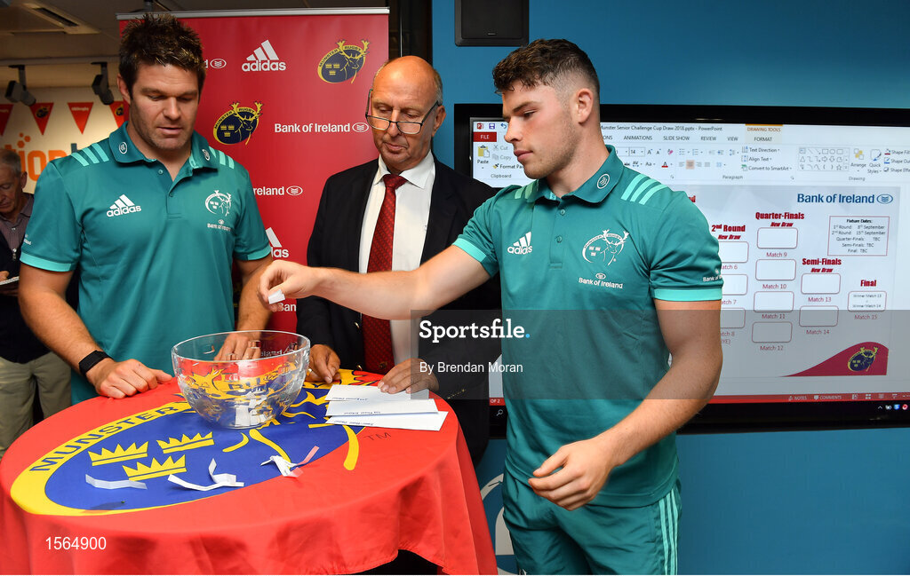 27 August 2018; Munster players Billy Holland, left, and Calvin Nash, in the company of Munster rugby committee chairman Bertie Smith make the draw for the Bank of Ireland Munster Senior Challenge Cup at the University of Limerick in Limerick. Photo by Brendan Moran/Sportsfile